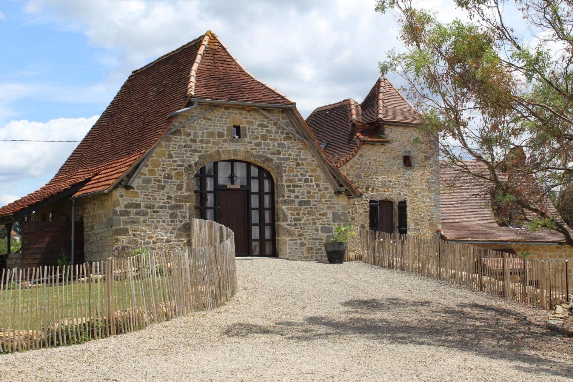 Gite La Borie Fons  Buitenkant foto